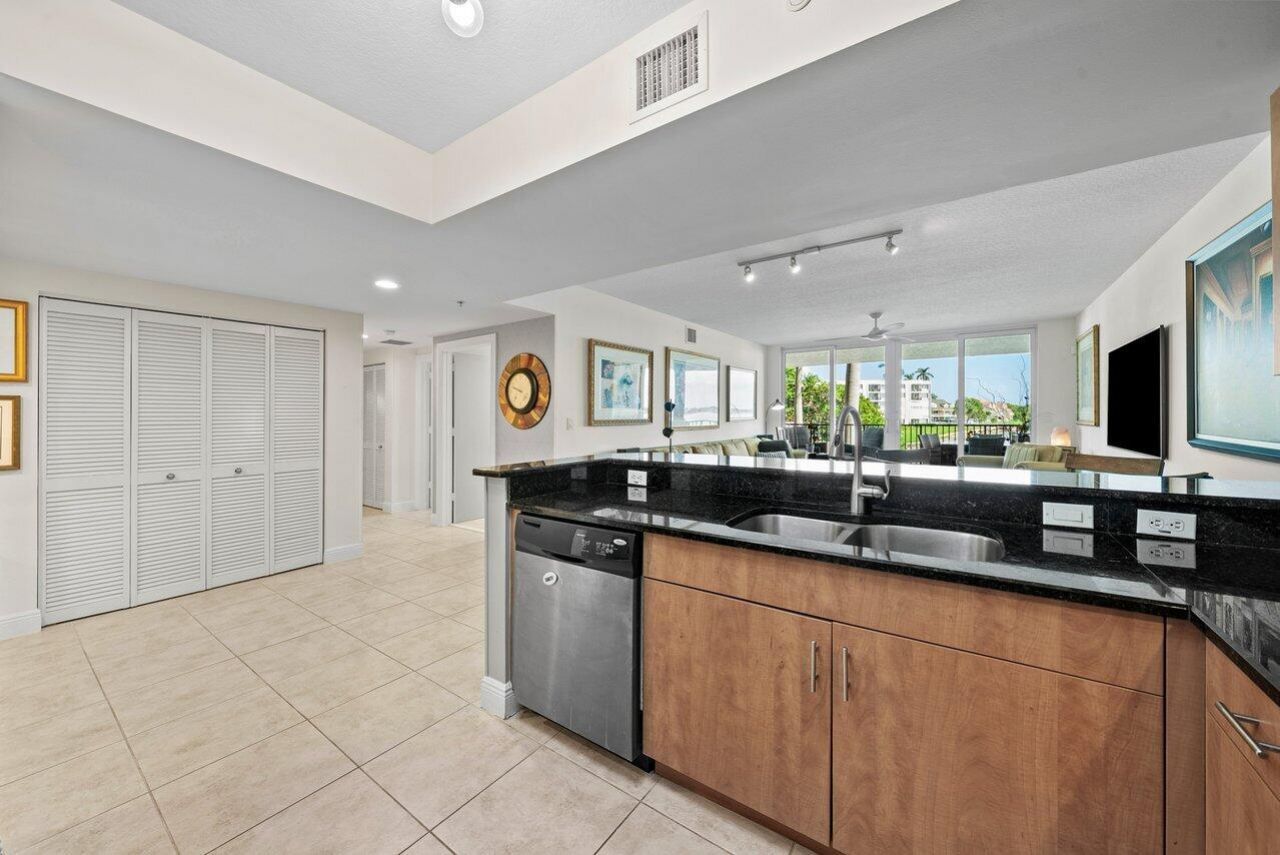 2700 N Federal Highway, Unit 203, Boynton Beach, FL 33435 Photo