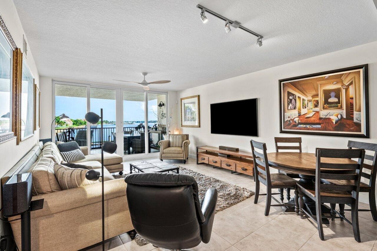 2700 N Federal Highway, Unit 203, Boynton Beach, FL 33435 Photo