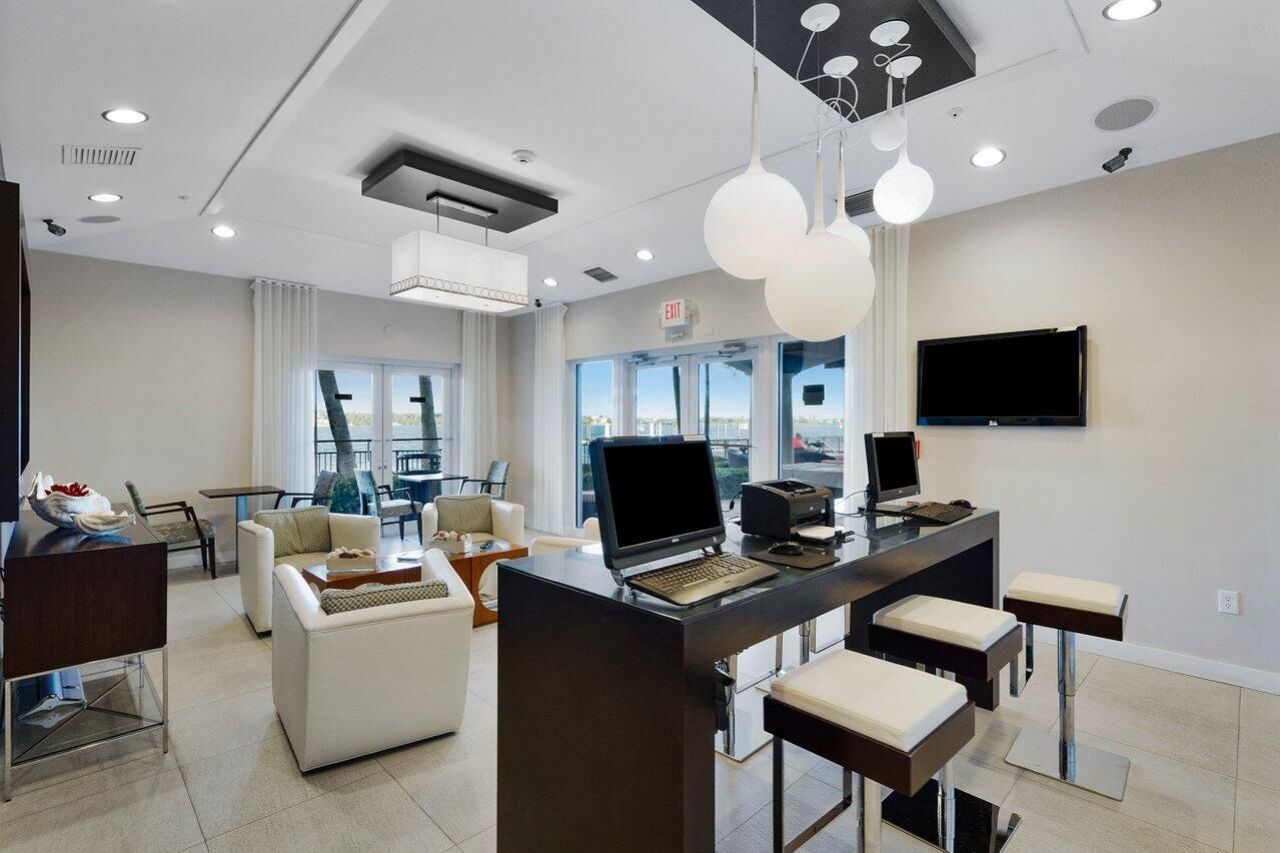 2700 N Federal Highway, Unit 203, Boynton Beach, FL 33435 Photo