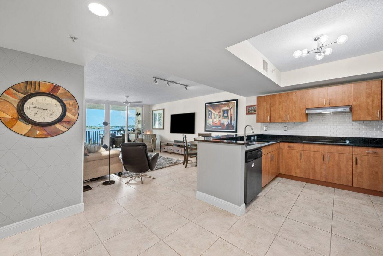 2700 N Federal Highway, Unit 203, Boynton Beach, FL 33435 Photo