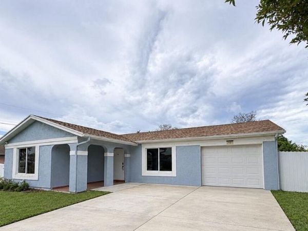 1985 SW Aquarius Lane, Port St. Lucie, FL 34984