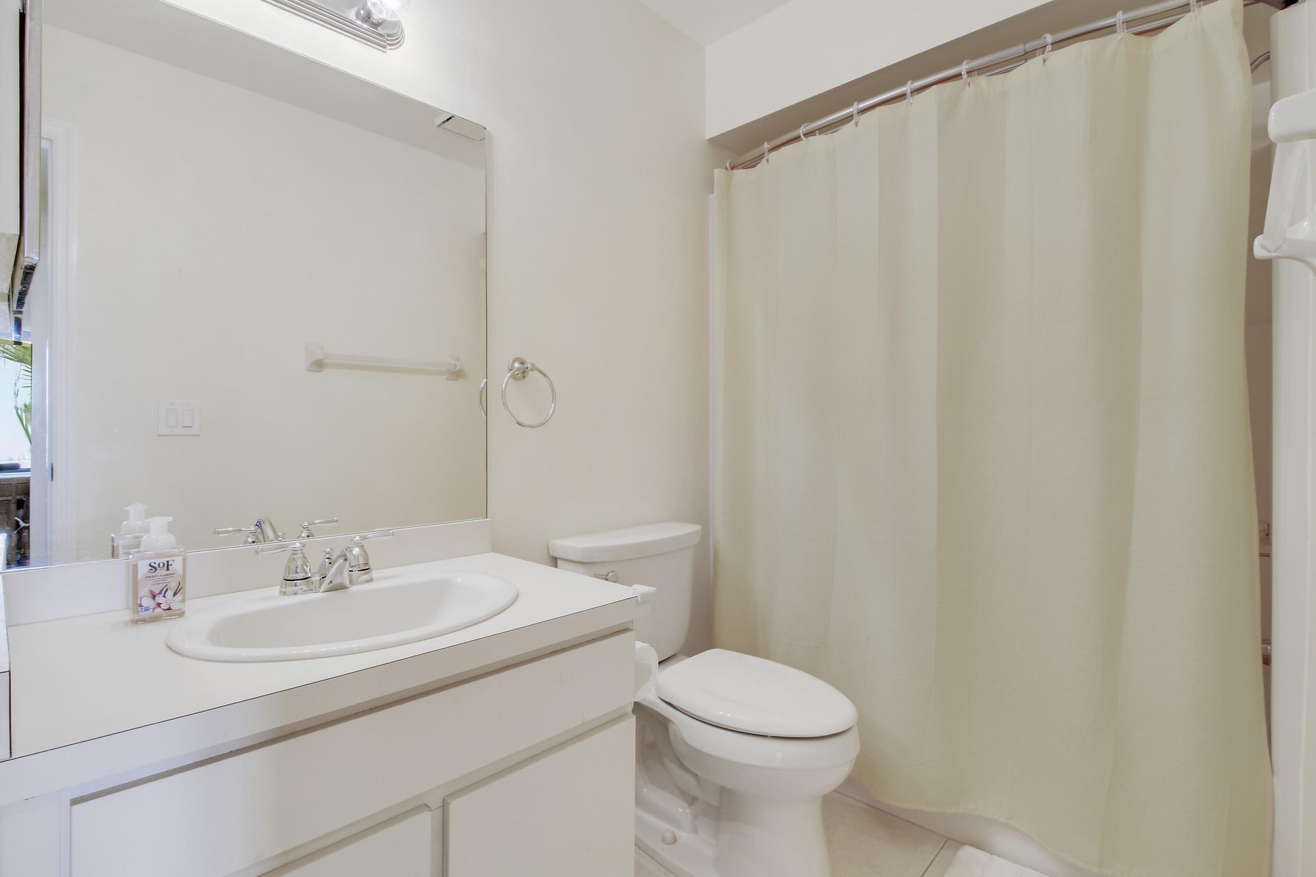 6981 SE Constitution Boulevard, Unit 204, Hobe Sound, FL 33455 Photo