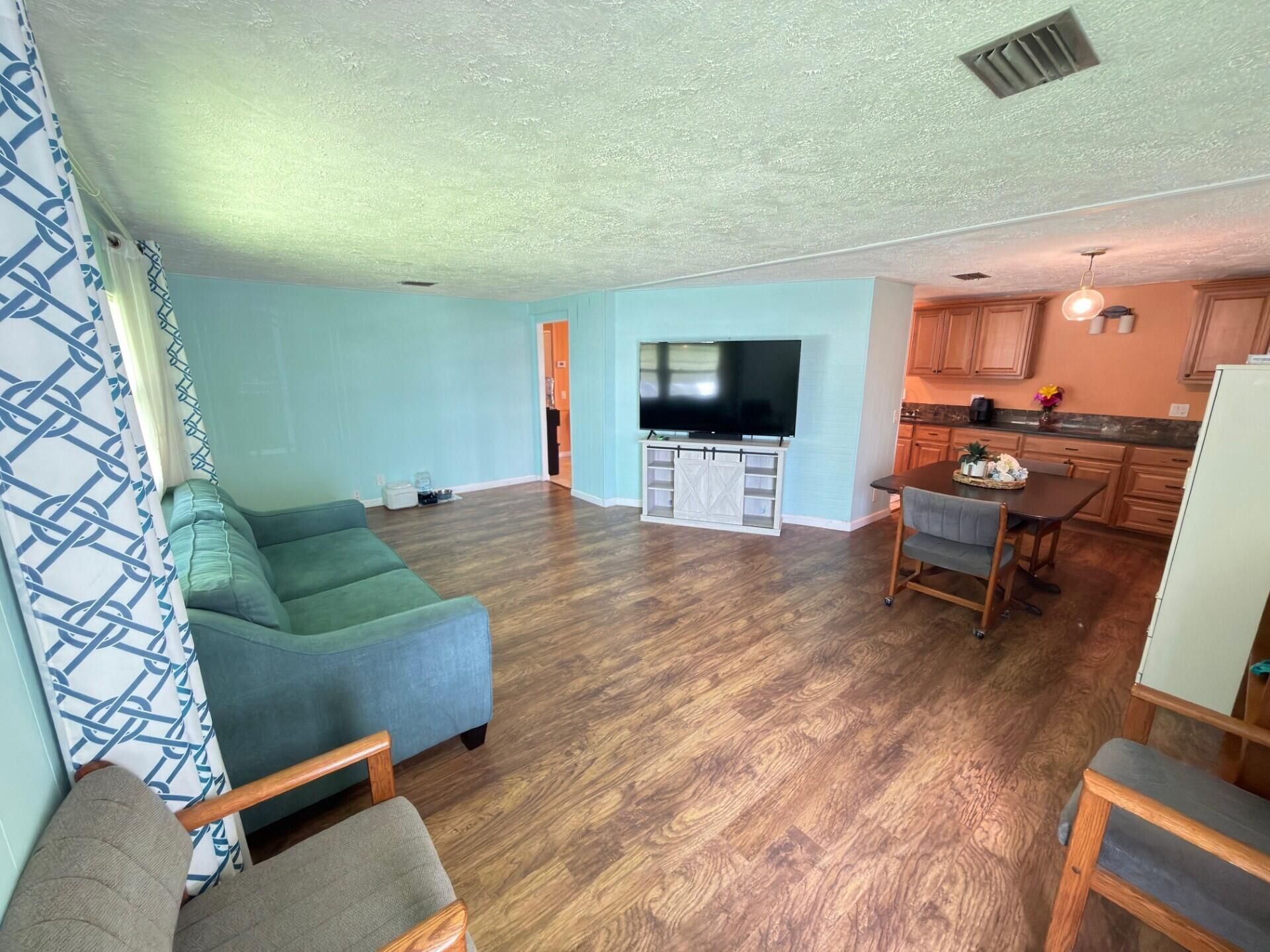 7337 SE Swan Avenue, Hobe Sound, FL 33455 Photo