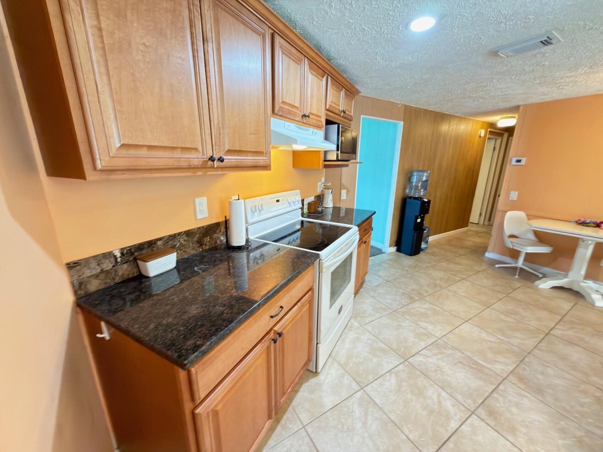 7337 SE Swan Avenue, Hobe Sound, FL 33455 Photo