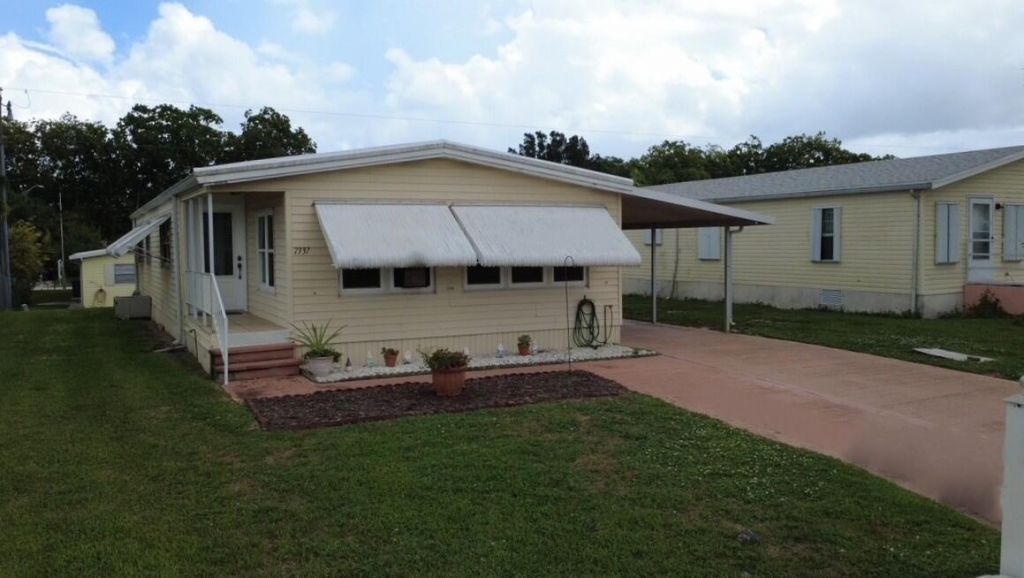 7337 SE Swan Avenue, Hobe Sound, FL 33455 Photo