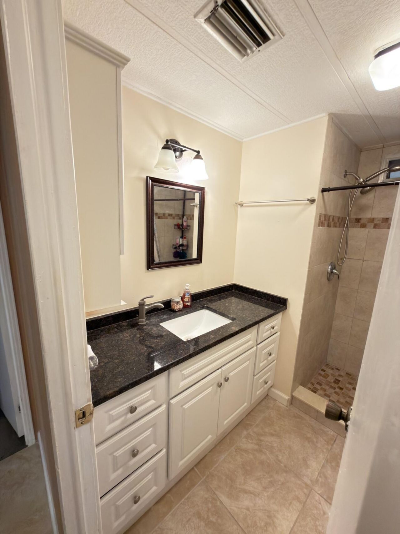 7337 SE Swan Avenue, Hobe Sound, FL 33455 Photo
