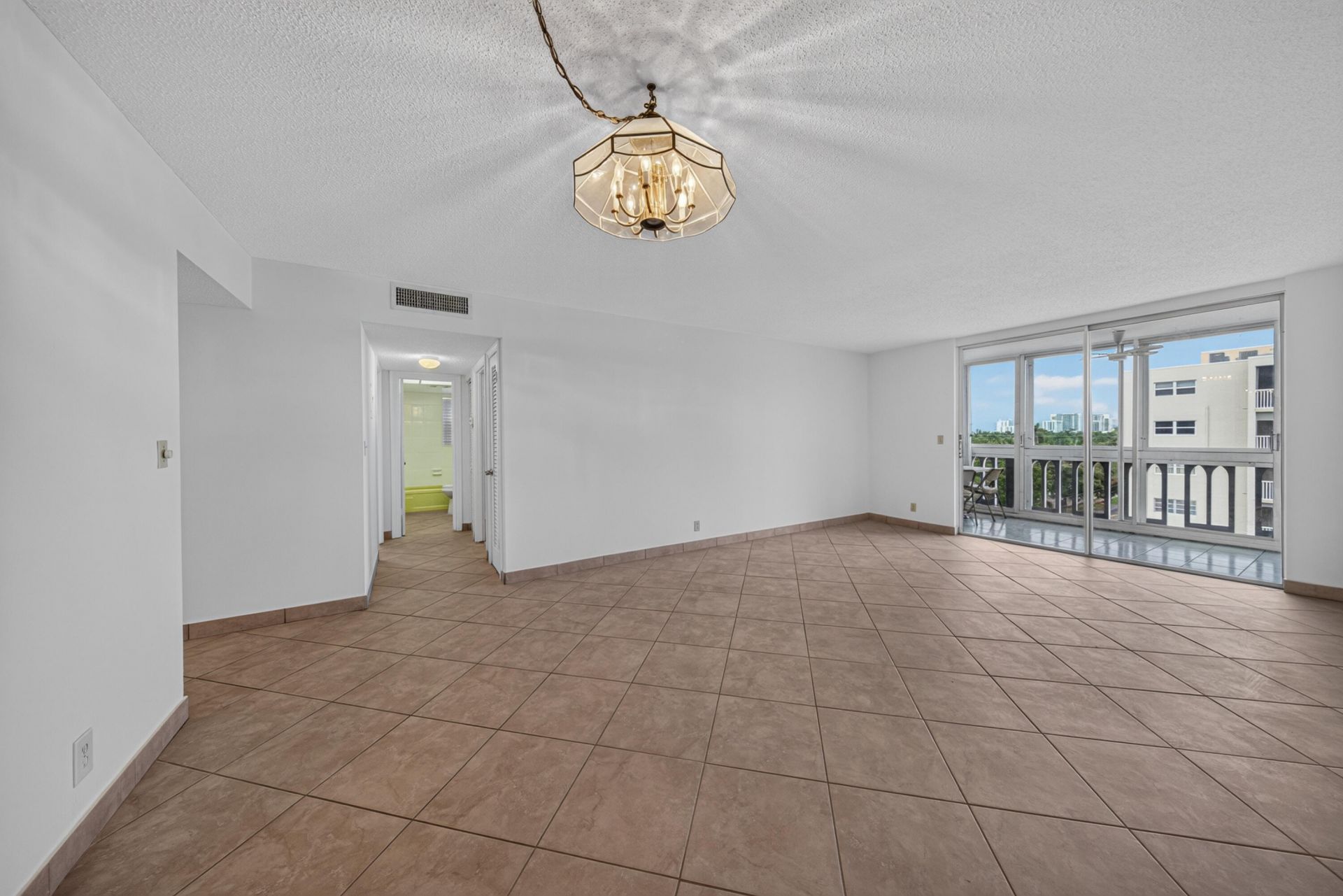 610 NE 12th Avenue, Unit 601, Hallandale Beach, FL 33009 Photo