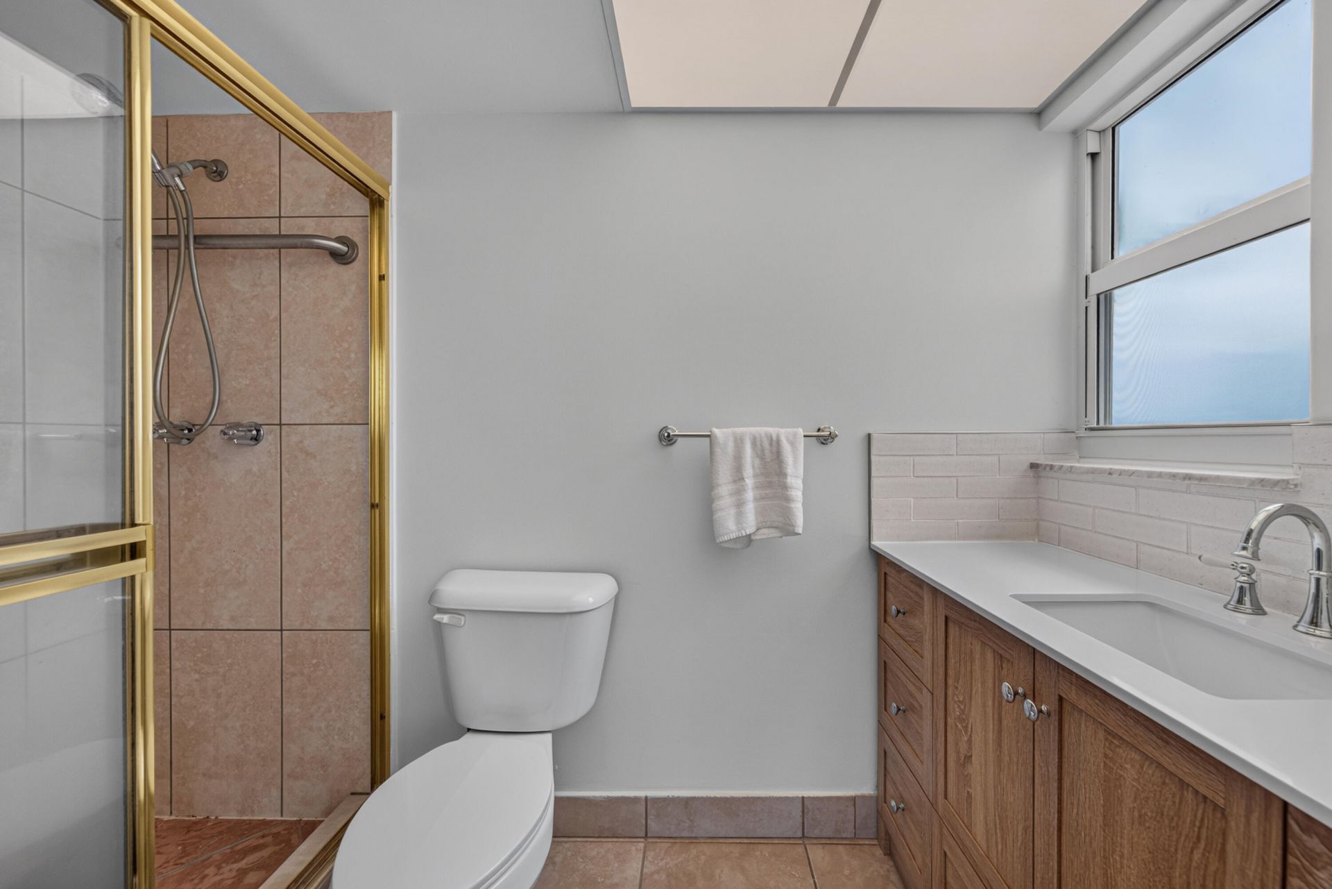 610 NE 12th Avenue, Unit 601, Hallandale Beach, FL 33009 Photo