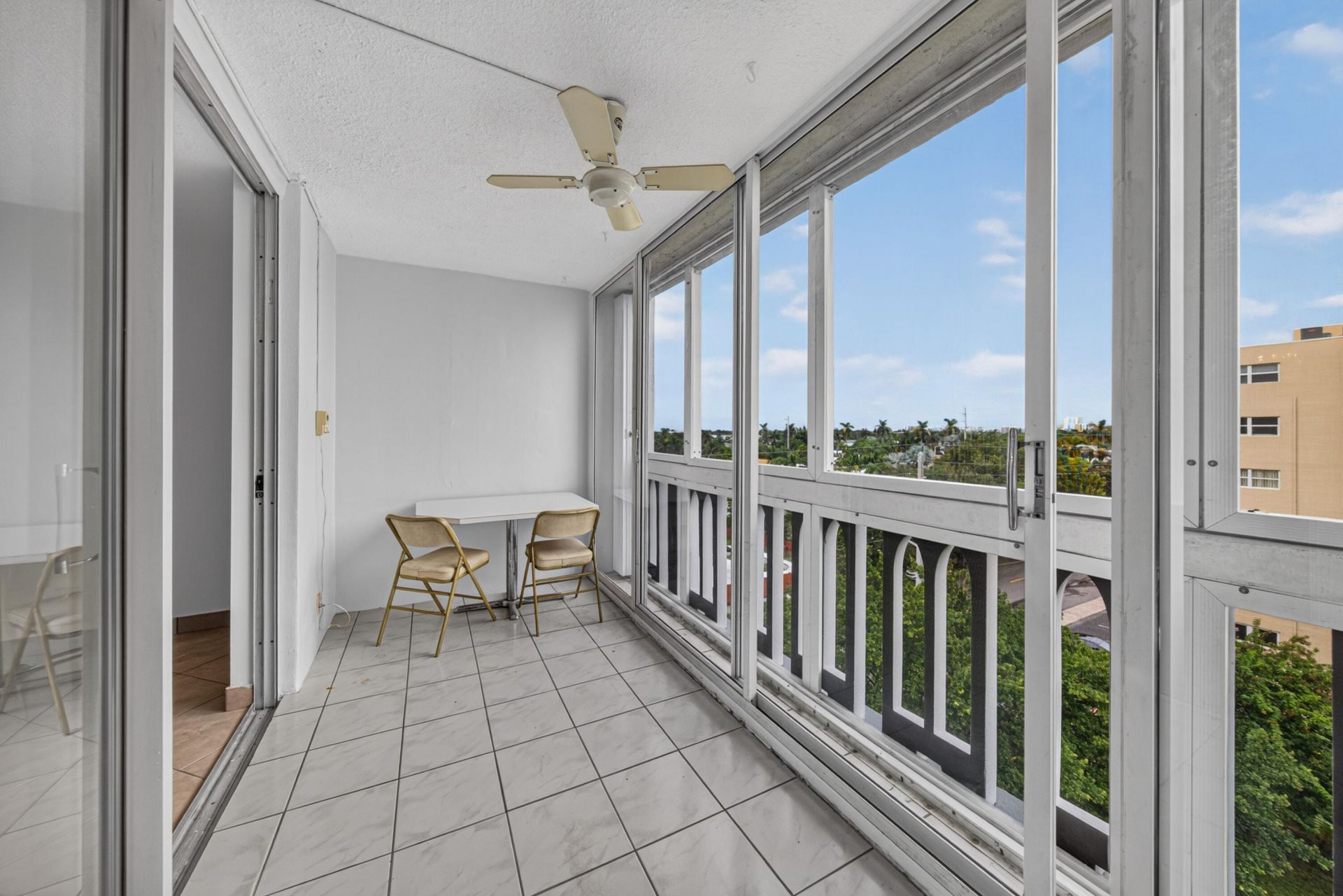 610 NE 12th Avenue, Unit 601, Hallandale Beach, FL 33009 Photo
