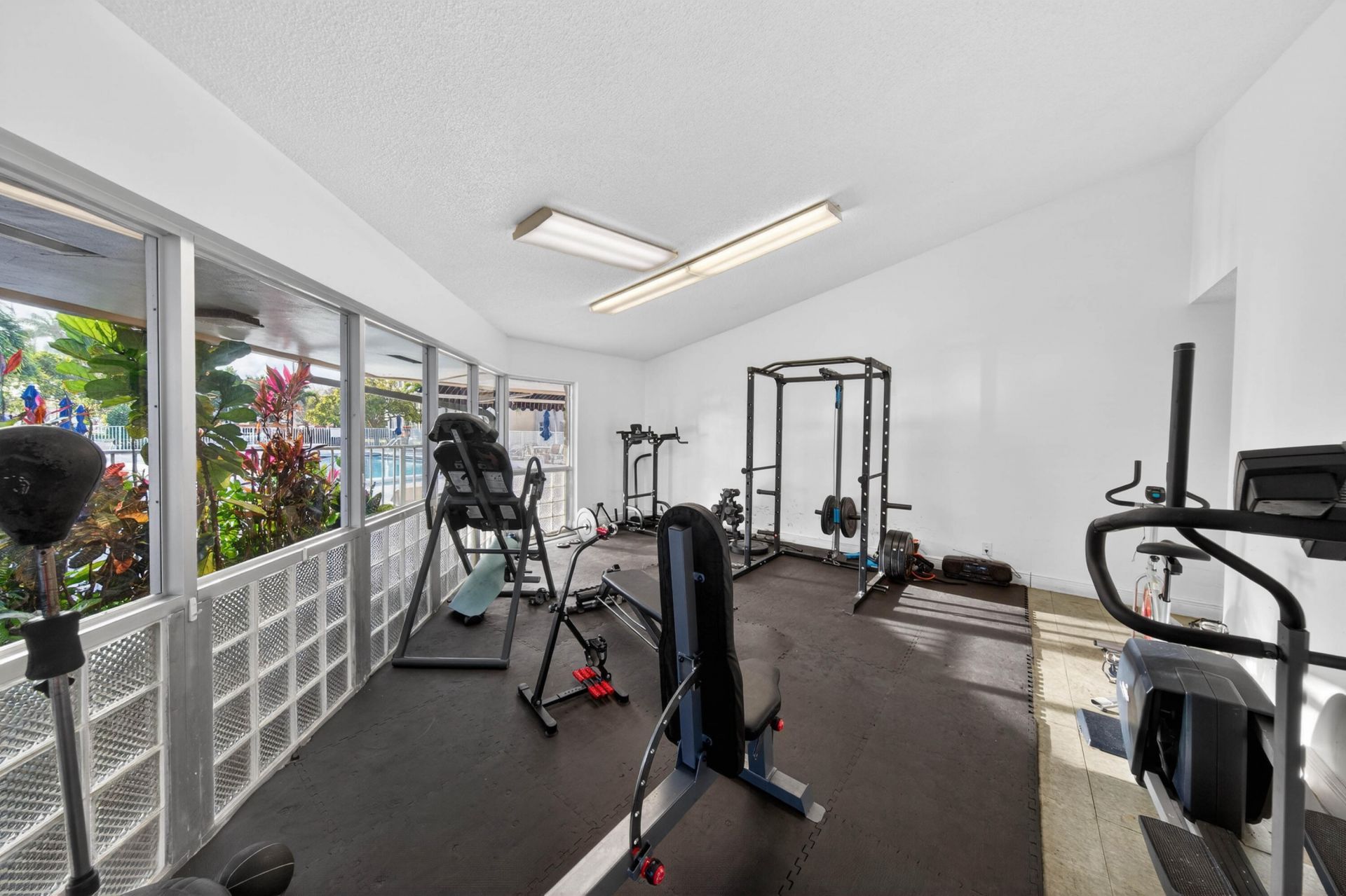 610 NE 12th Avenue, Unit 601, Hallandale Beach, FL 33009 Photo