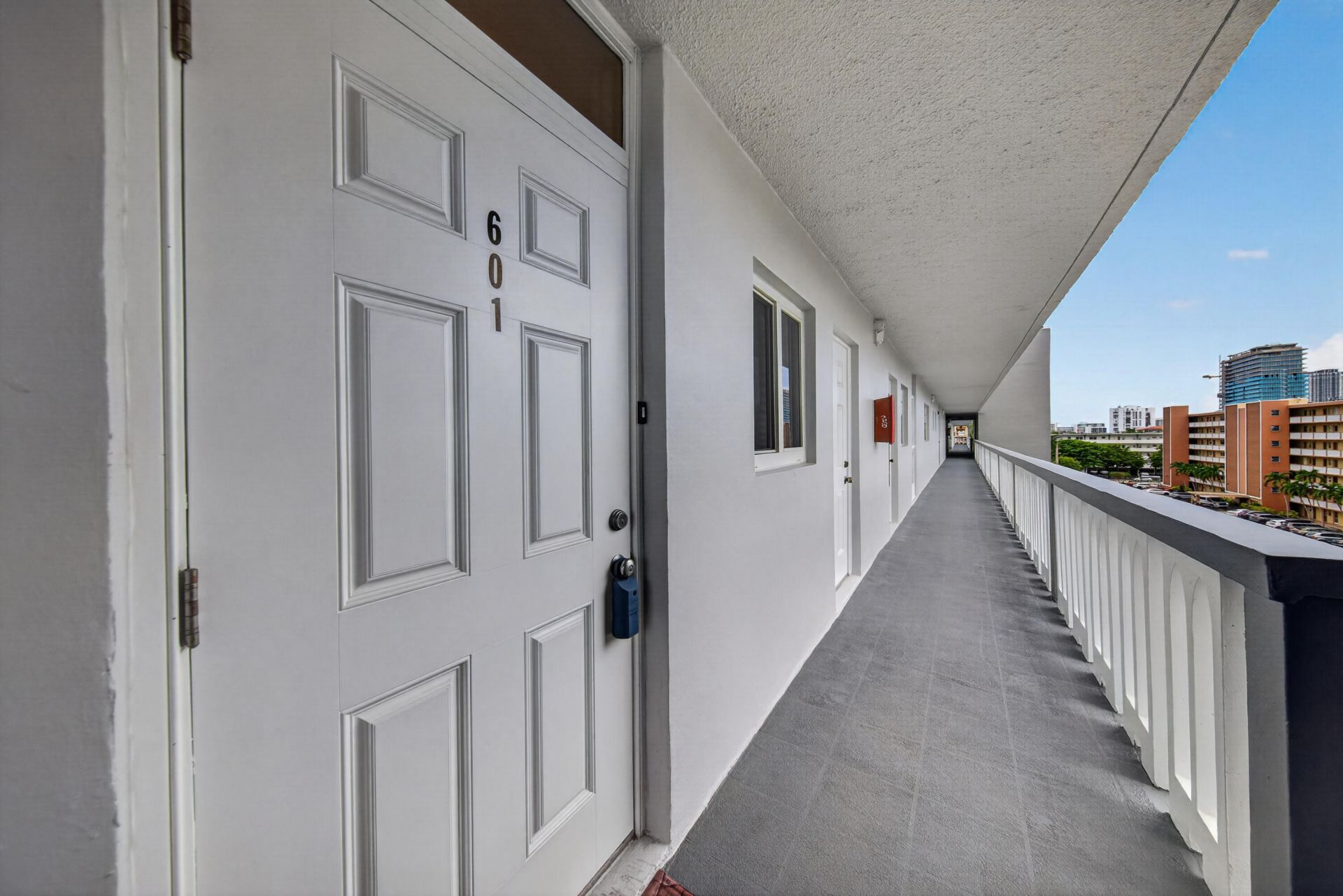 610 NE 12th Avenue, Unit 601, Hallandale Beach, FL 33009 Photo
