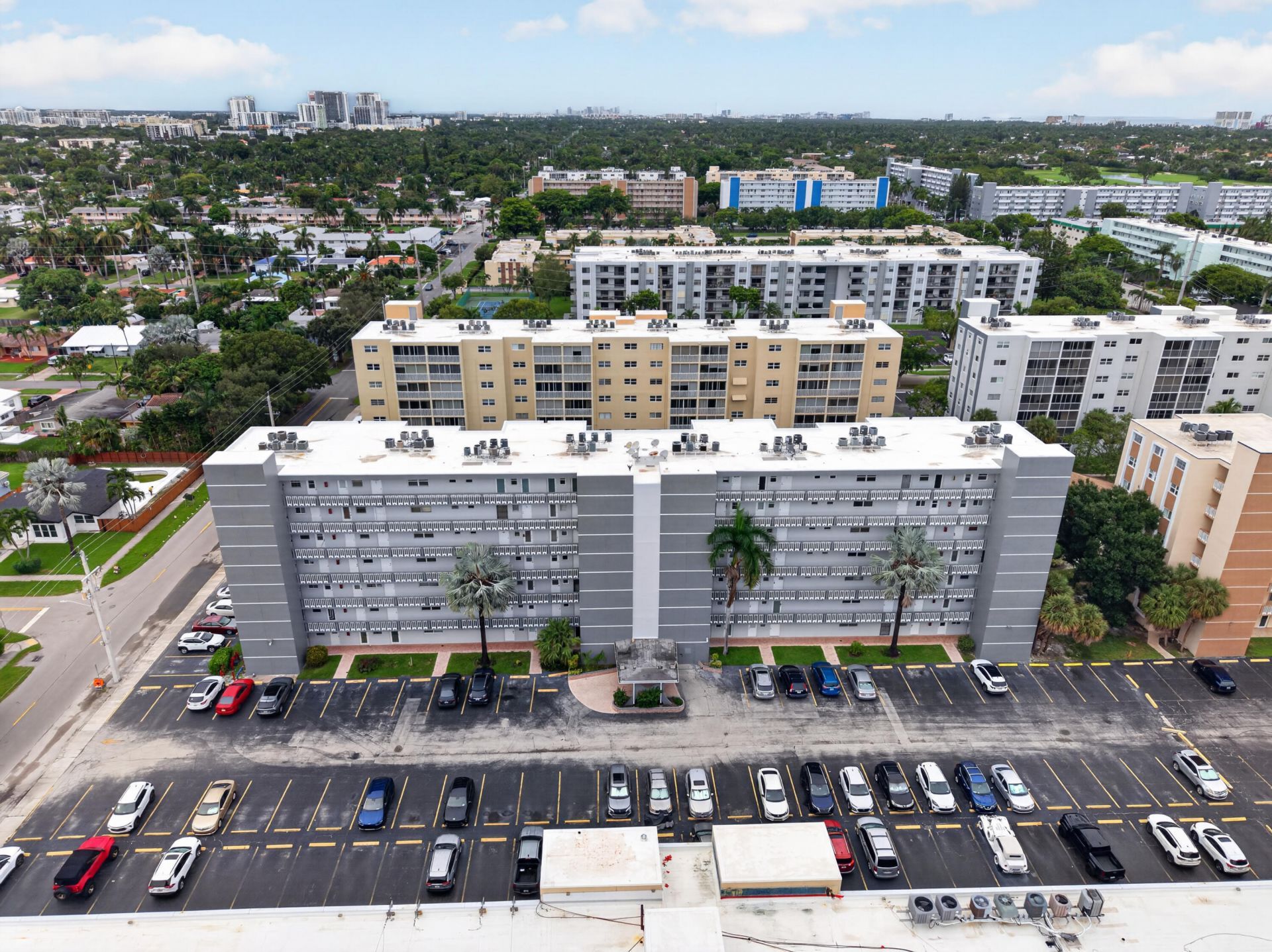 610 NE 12th Avenue, Unit 601, Hallandale Beach, FL 33009 Photo