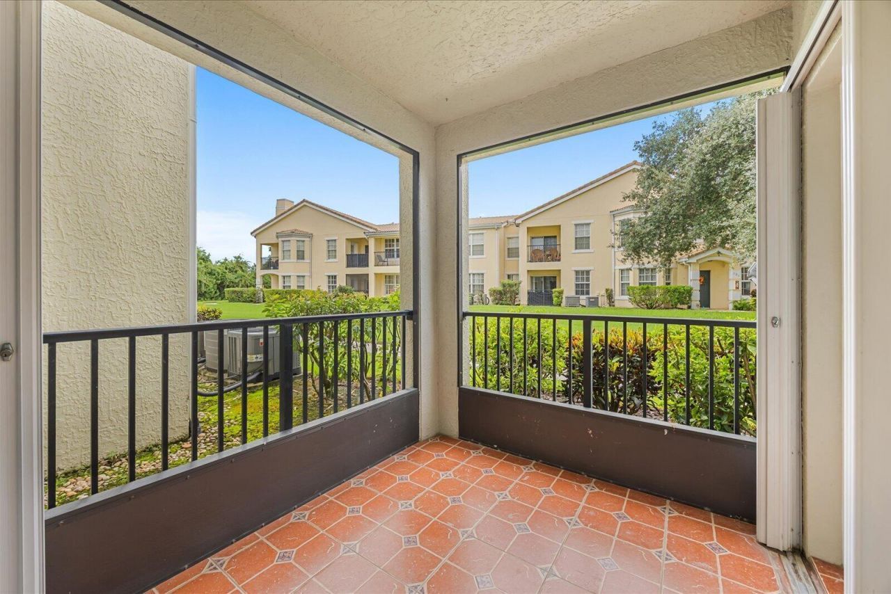 128 SW Peacock Boulevard, Unit 15-101, Port Saint Lucie, FL 34986 Photo