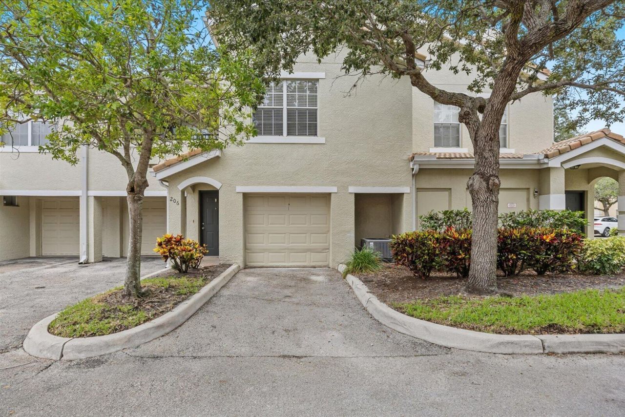 128 SW Peacock Boulevard, Unit 15-101, Port Saint Lucie, FL 34986 Photo