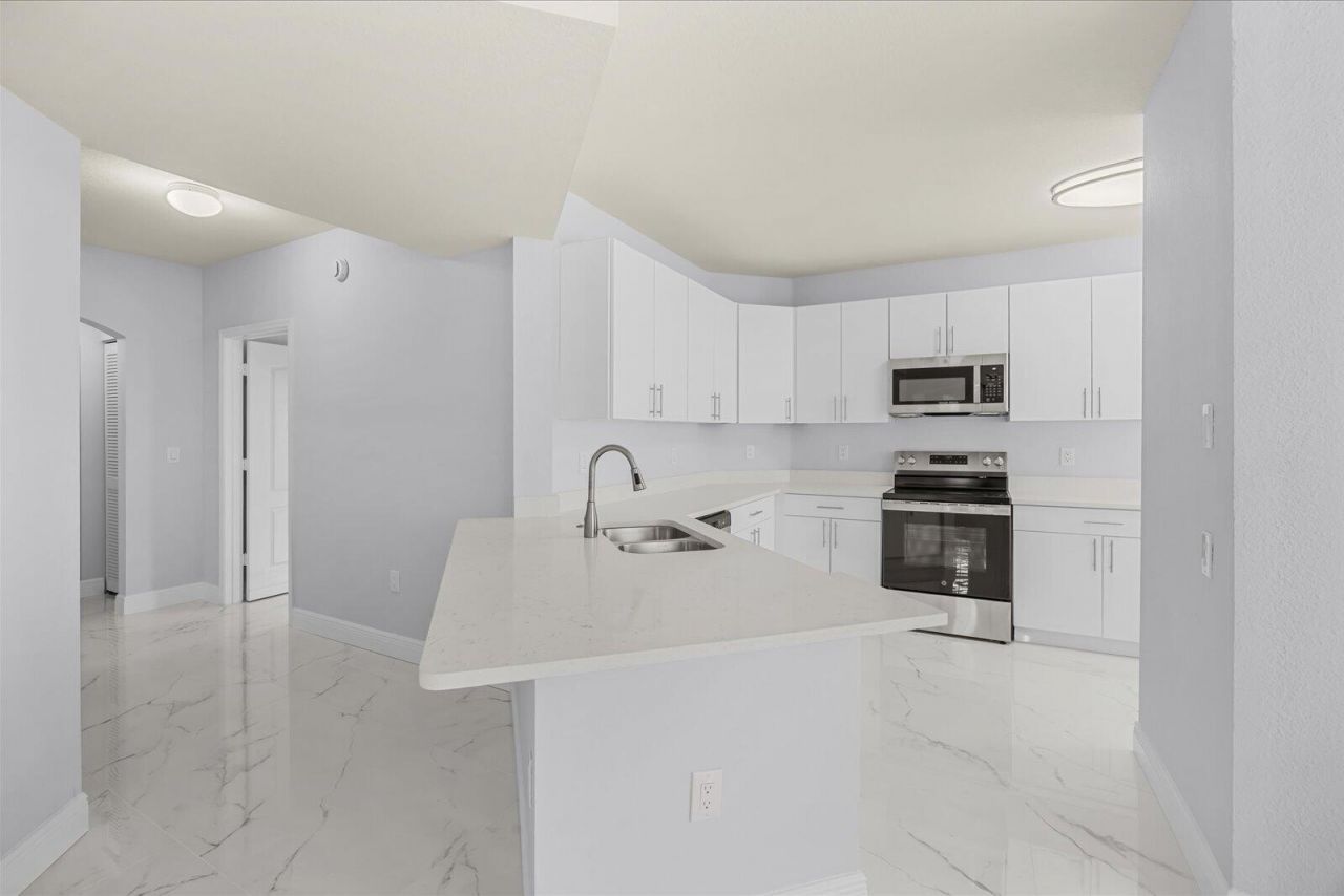 128 SW Peacock Boulevard, Unit 15-101, Port Saint Lucie, FL 34986 Photo