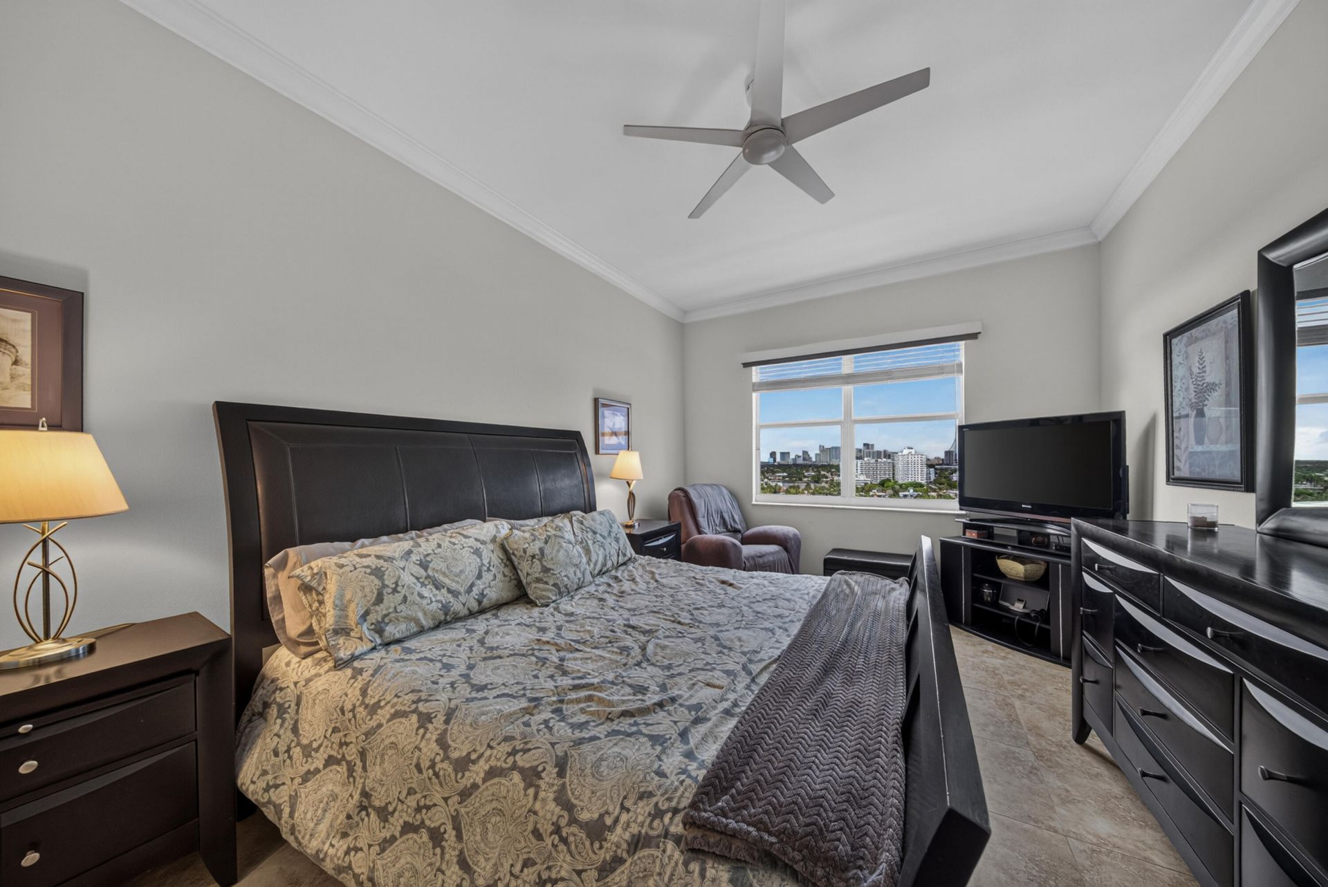 1 Las Olas Circle, Unit 1507, Fort Lauderdale, FL 33316 Photo