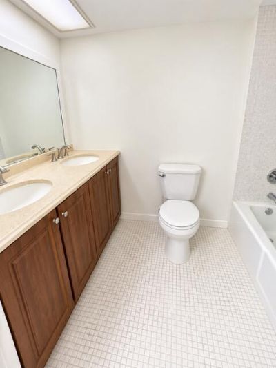 3800 Oaks Clubhouse Drive, Unit 211, Pompano Beach, FL 33069 Photo