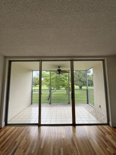 3800 Oaks Clubhouse Drive, Unit 211, Pompano Beach, FL 33069 Photo