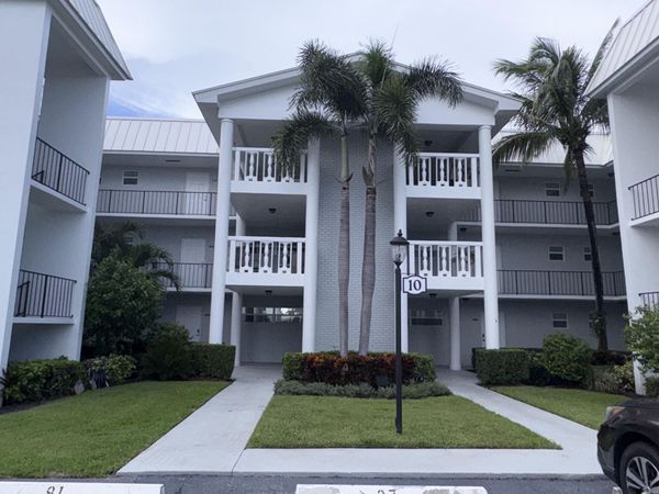 10 COLONIAL CLUB Drive, Unit 305, Boynton Beach, FL 33435