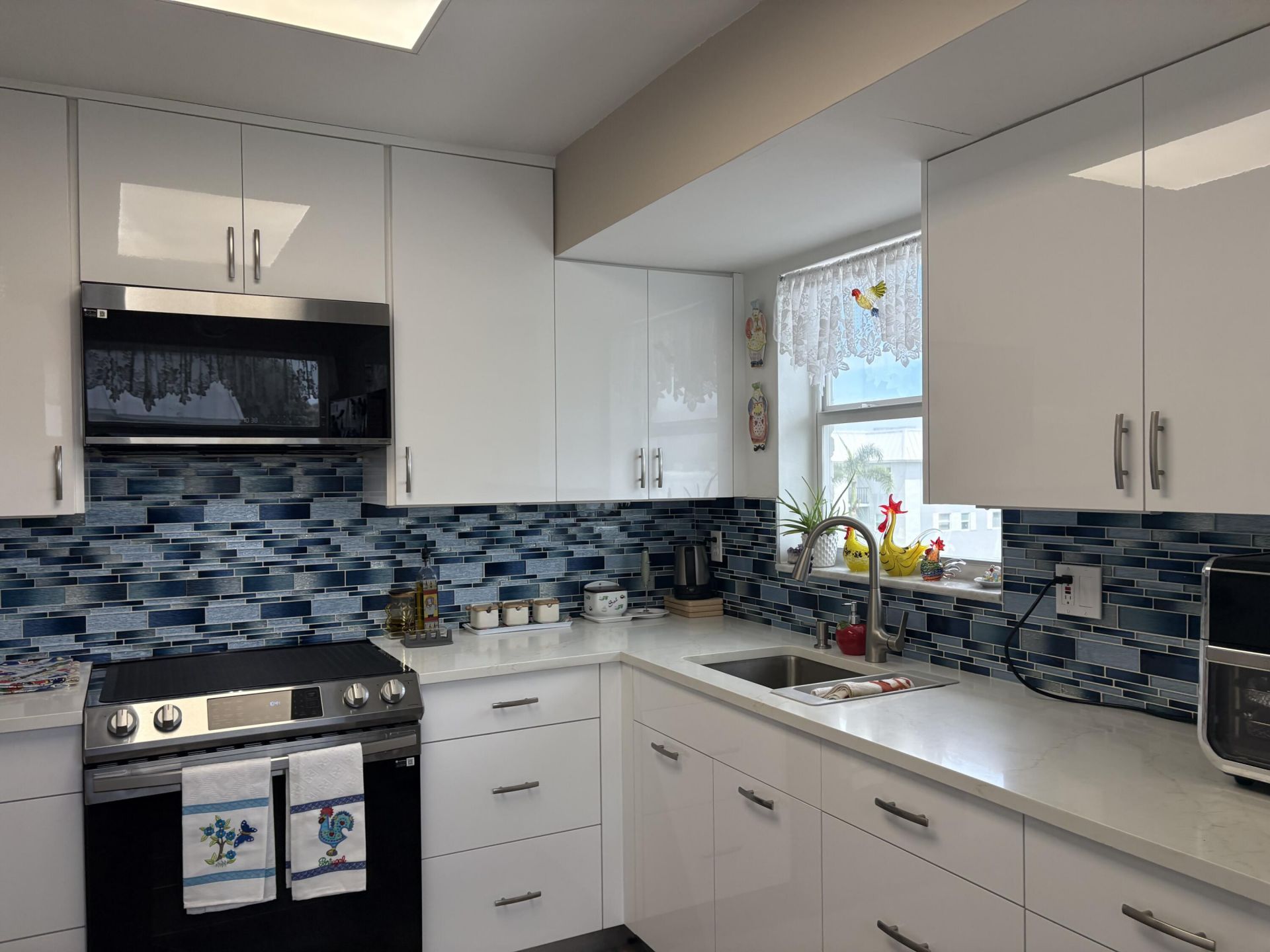 10 Colonial Club Drive, Unit 305, Boynton Beach, FL 33435 Photo