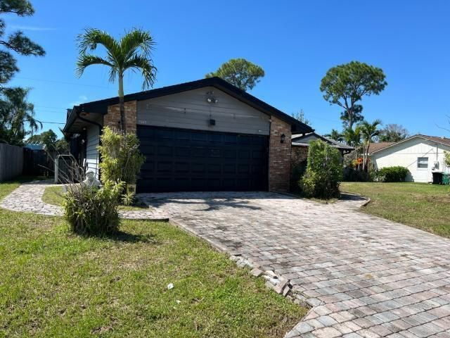 2562 SE Petit Lane, Port Saint Lucie, FL 34952 Photo