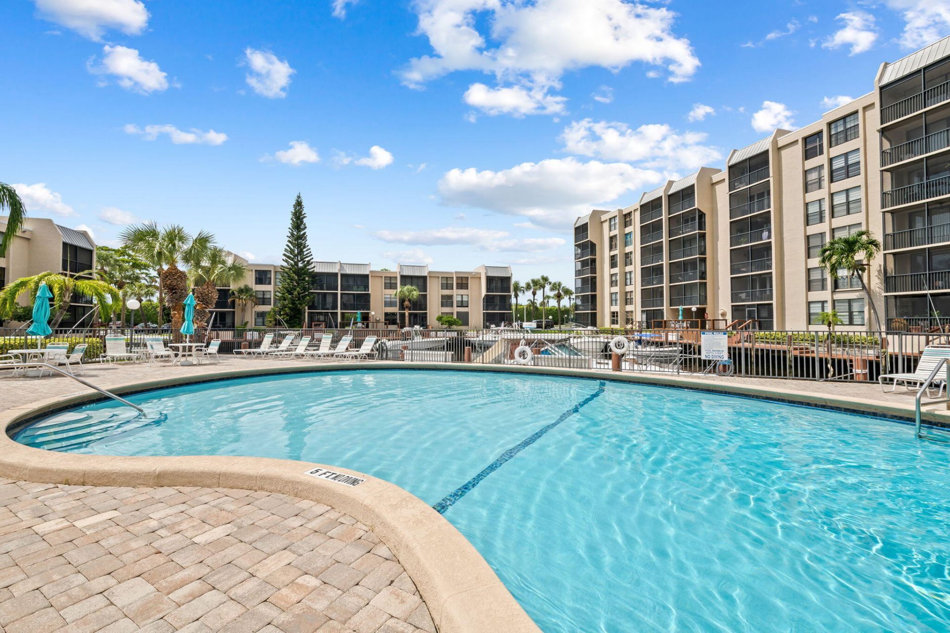 8 N Royal Palm Way, Unit 6040, Boca Raton, FL 33432 Photo