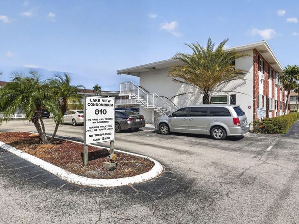 810 LAKE SHORE Drive, Unit 25, Lake Park, FL 33403