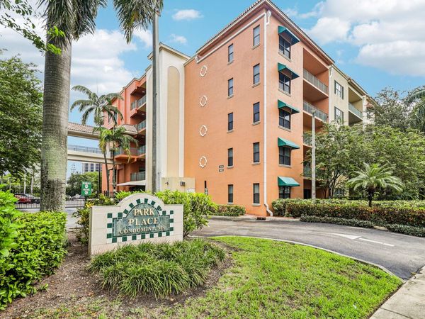 1620 Presidential Way, Unit 310, West Palm Beach, FL 33401