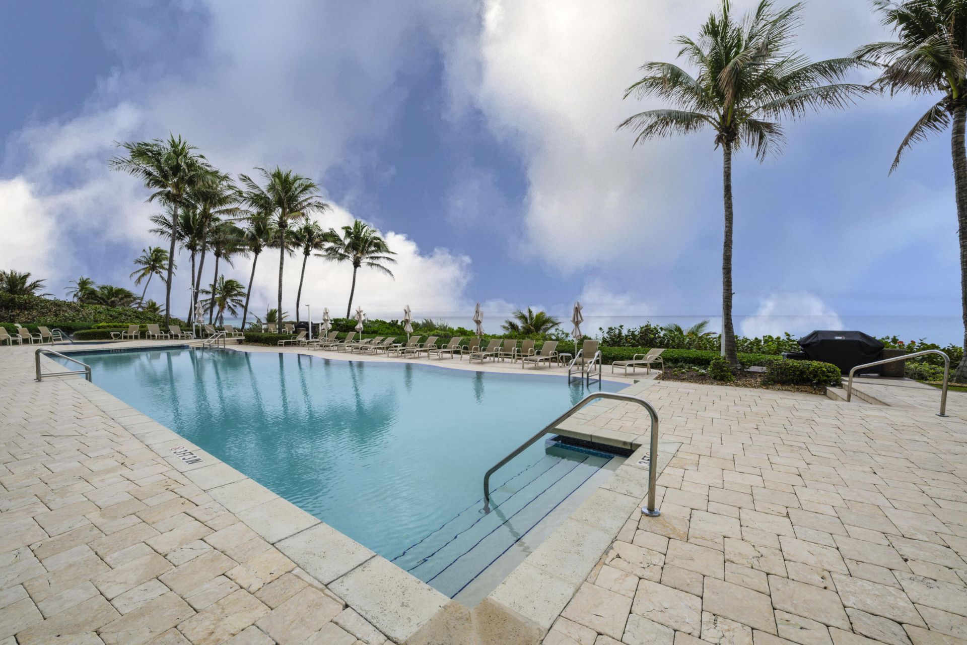1063 Hillsboro Mile, Unit 807, Hillsboro Beach, FL 33062 Photo