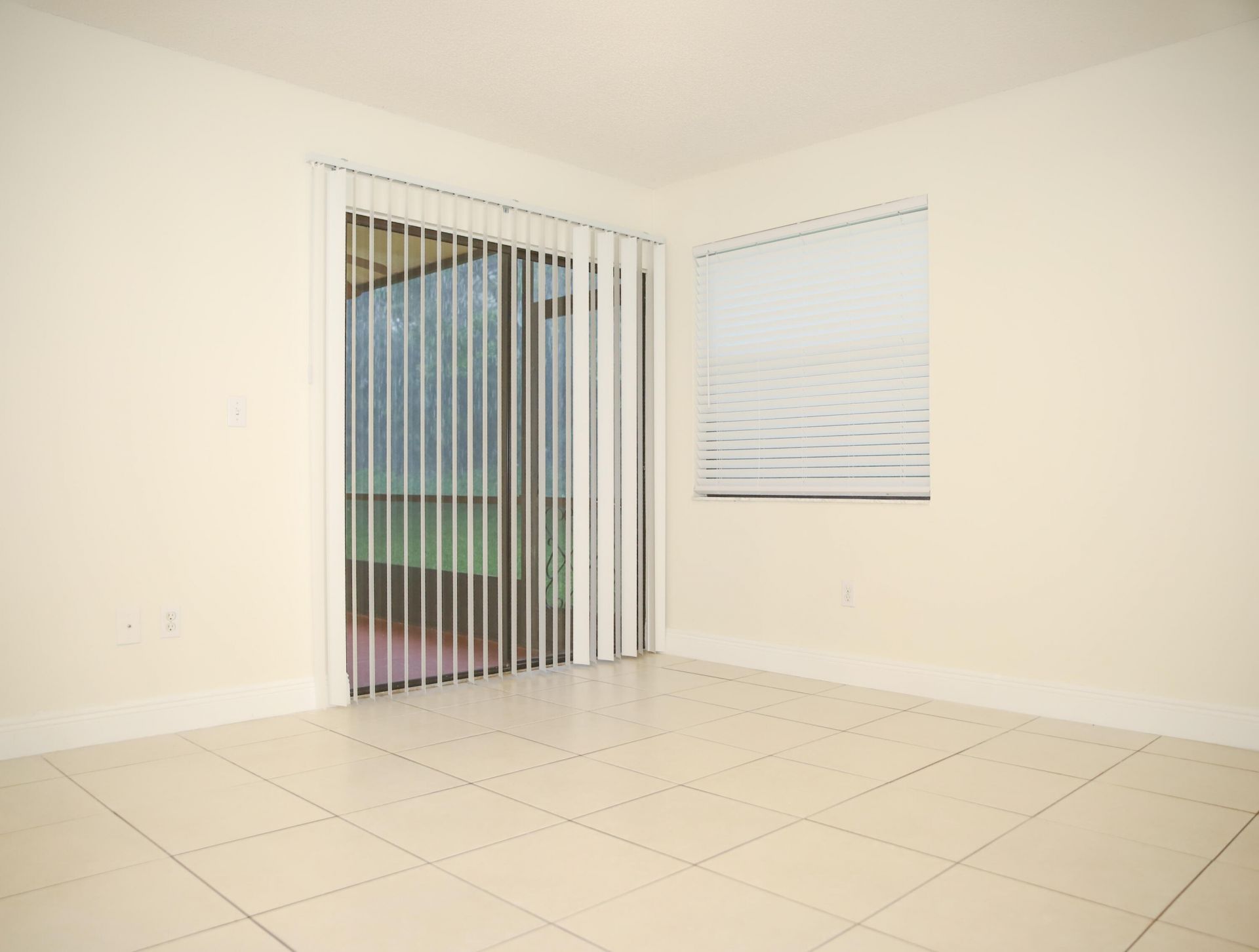 2007 W Lakeview Drive W, Royal Palm Beach, FL 33411 Photo