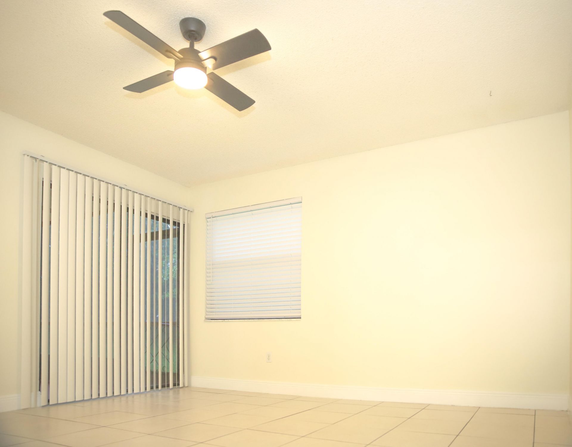 2007 W Lakeview Drive W, Royal Palm Beach, FL 33411 Photo
