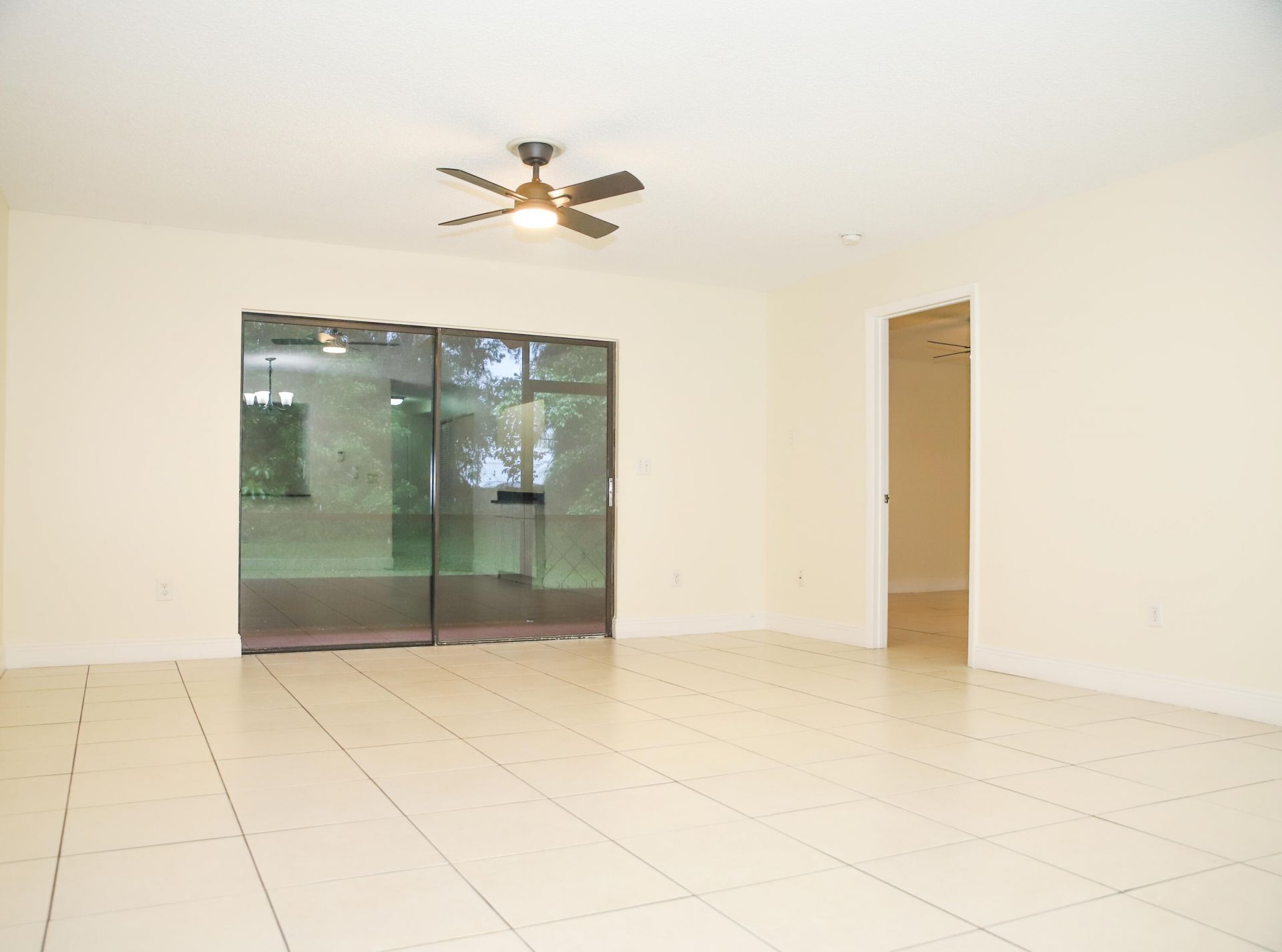 2007 W Lakeview Drive W, Royal Palm Beach, FL 33411 Photo