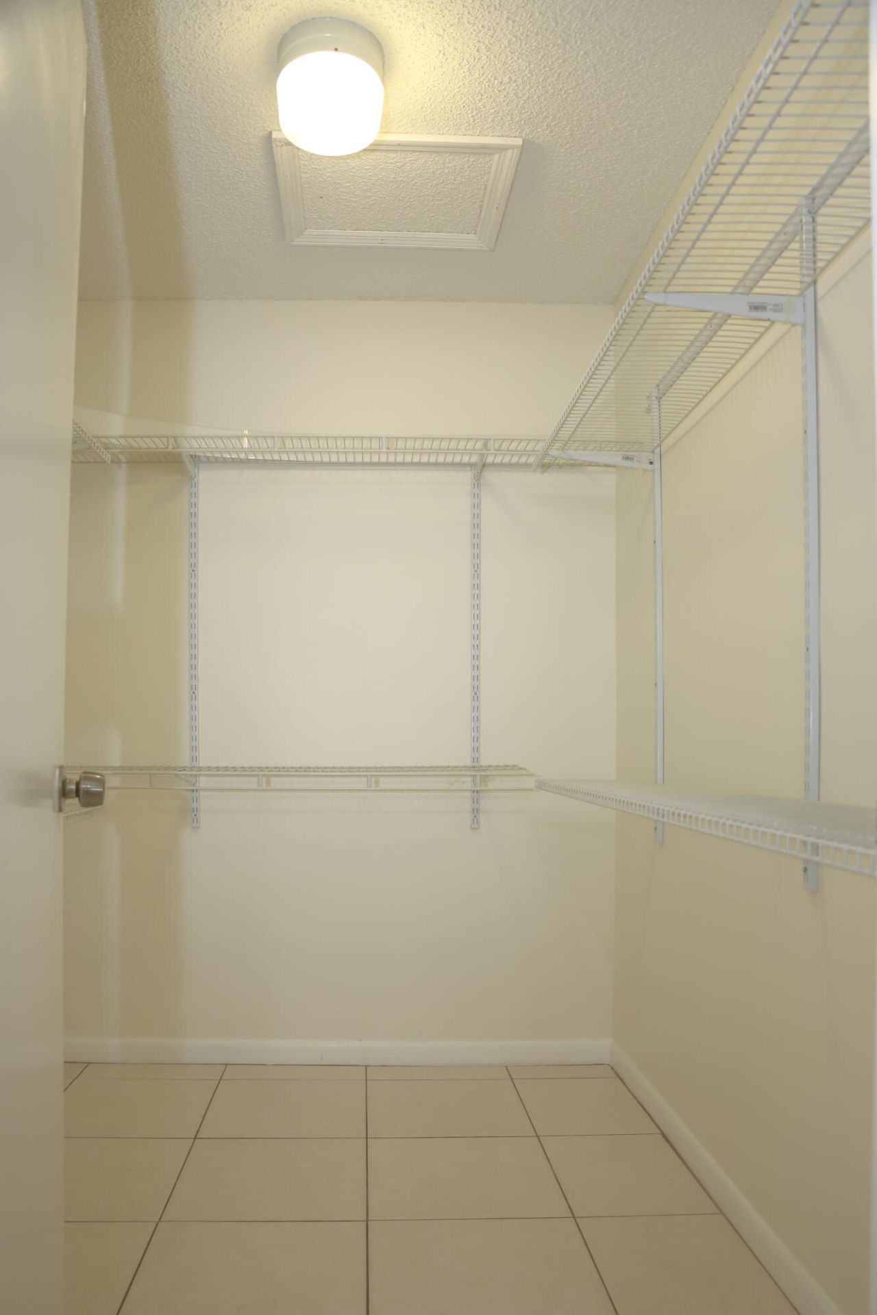 2007 W Lakeview Drive W, Royal Palm Beach, FL 33411 Photo
