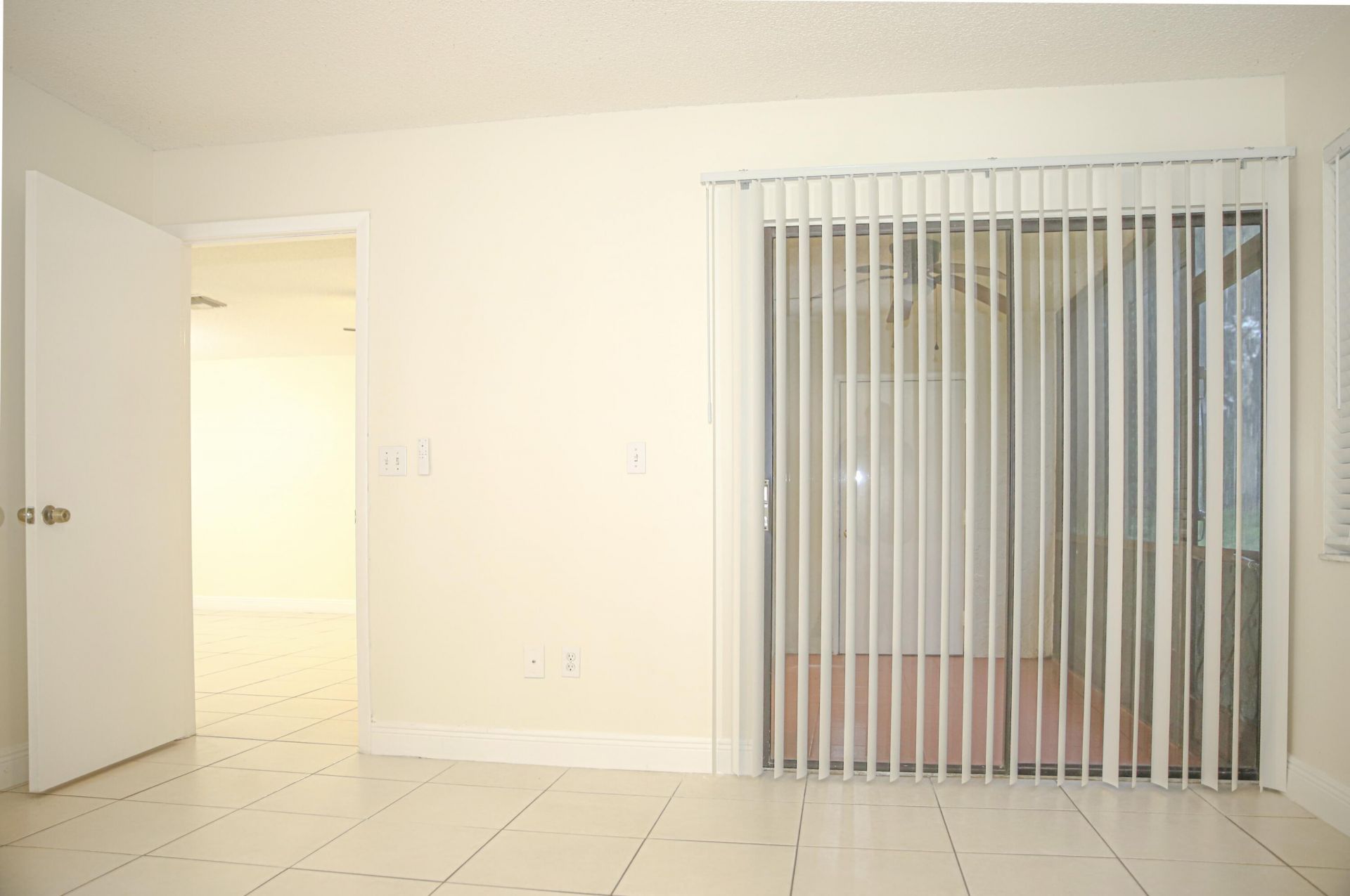 2007 W Lakeview Drive W, Royal Palm Beach, FL 33411 Photo