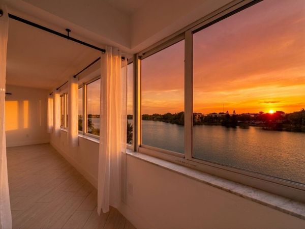 877 NE 195TH Street, Unit 422, Miami, FL 33179