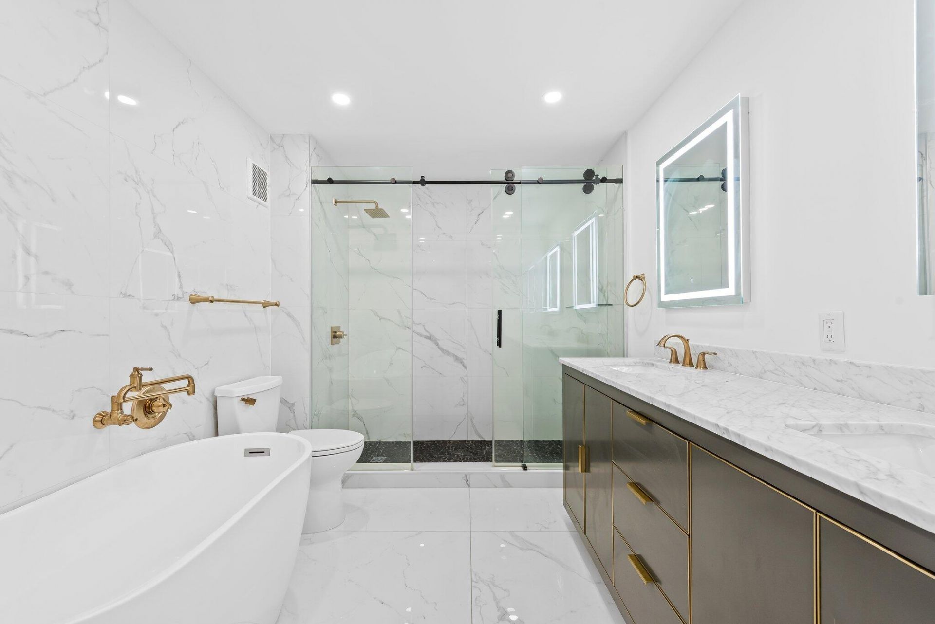 877 NE 195th Street, Unit 422, Miami, FL 33179 Photo