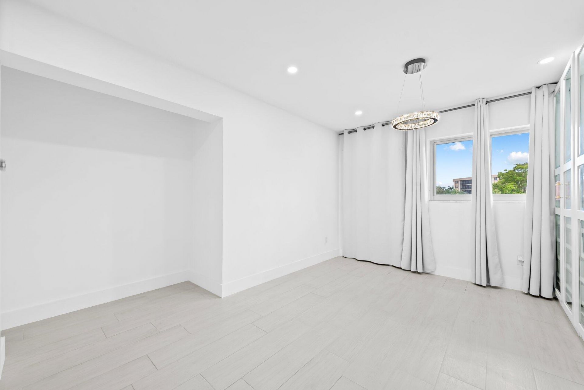 877 NE 195th Street, Unit 422, Miami, FL 33179 Photo