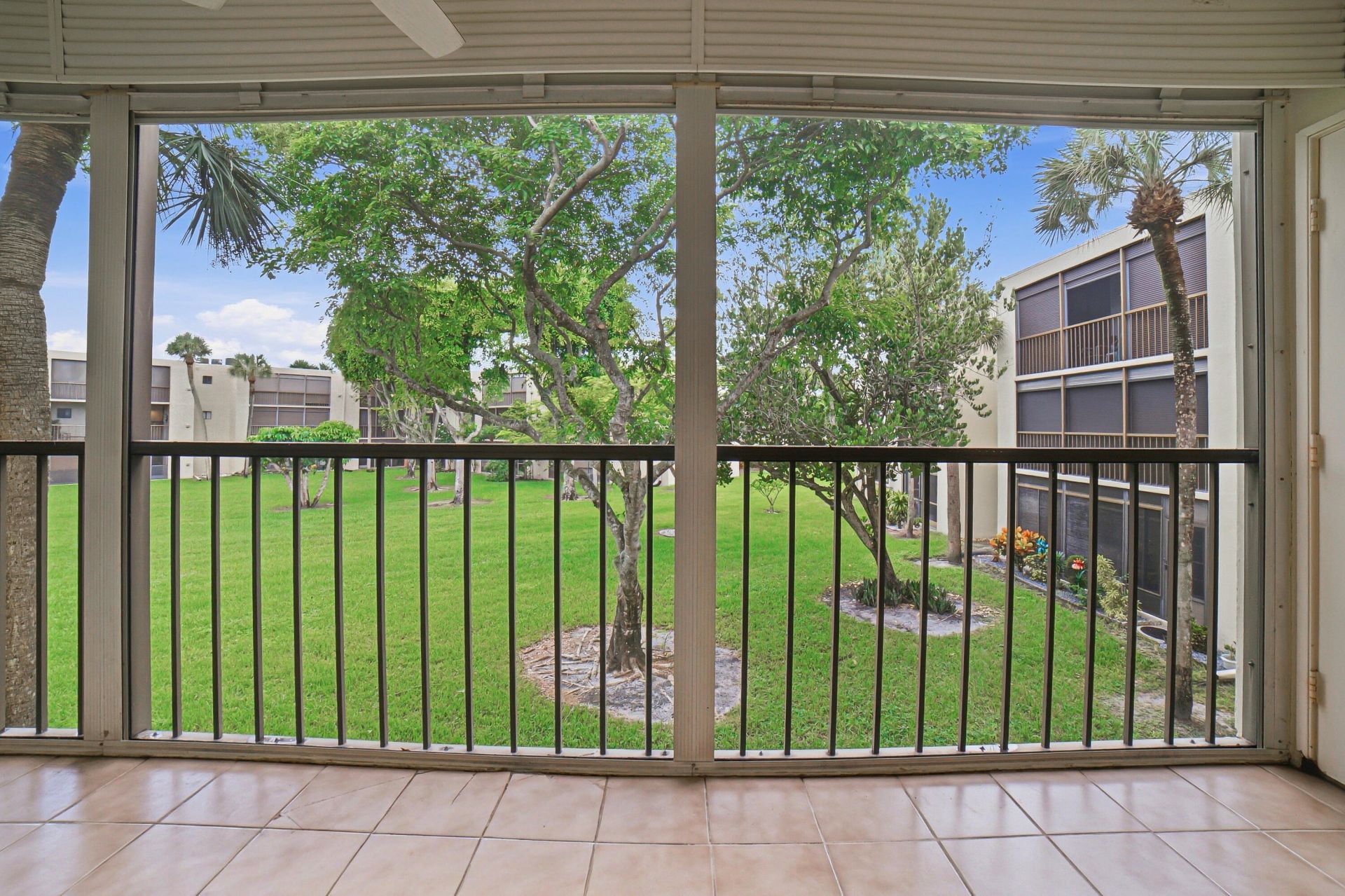 5340 Las Verdes Circle, Unit 202, Delray Beach, FL 33484 Photo