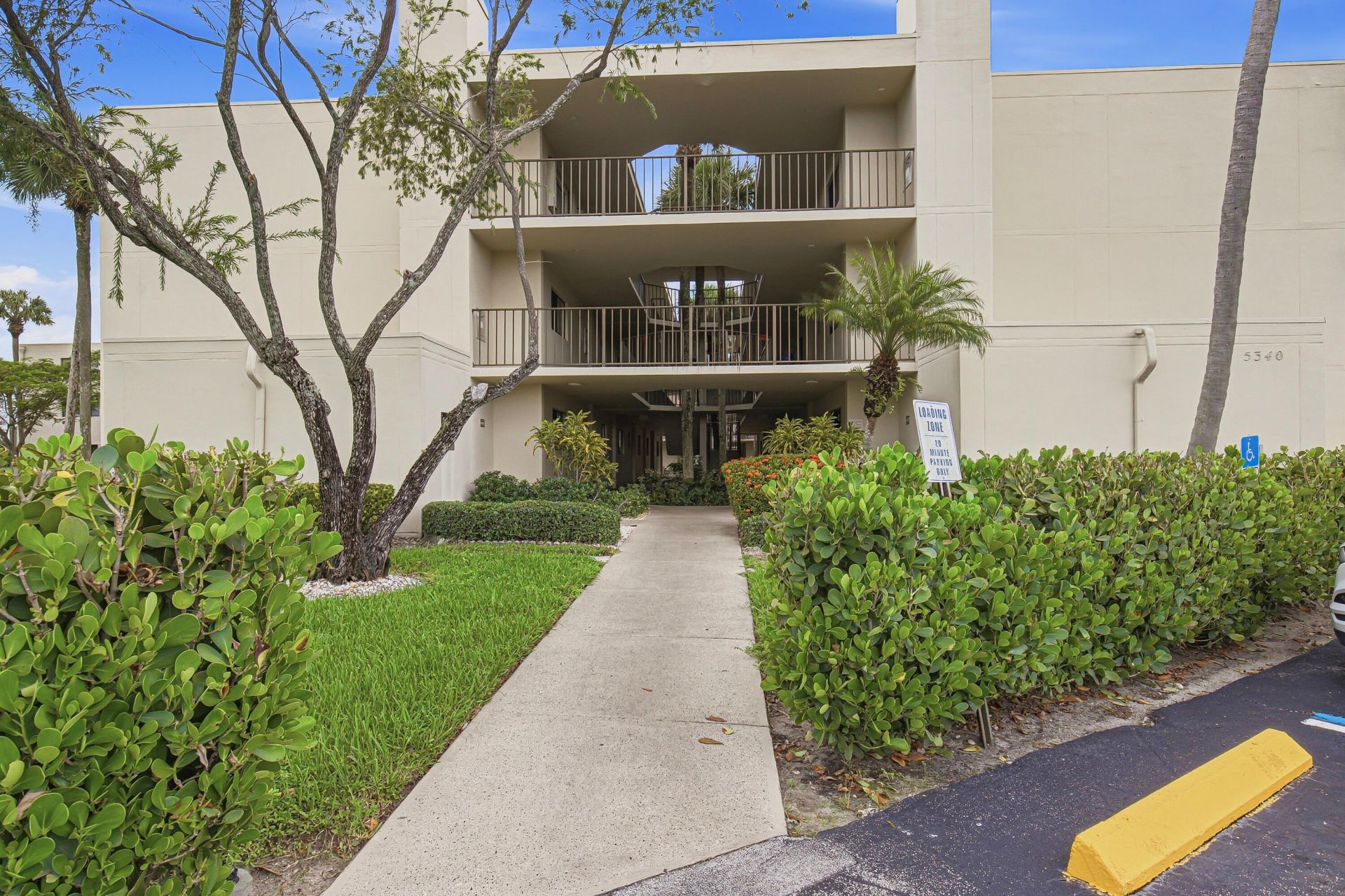5340 Las Verdes Circle, Unit 202, Delray Beach, FL 33484 Photo