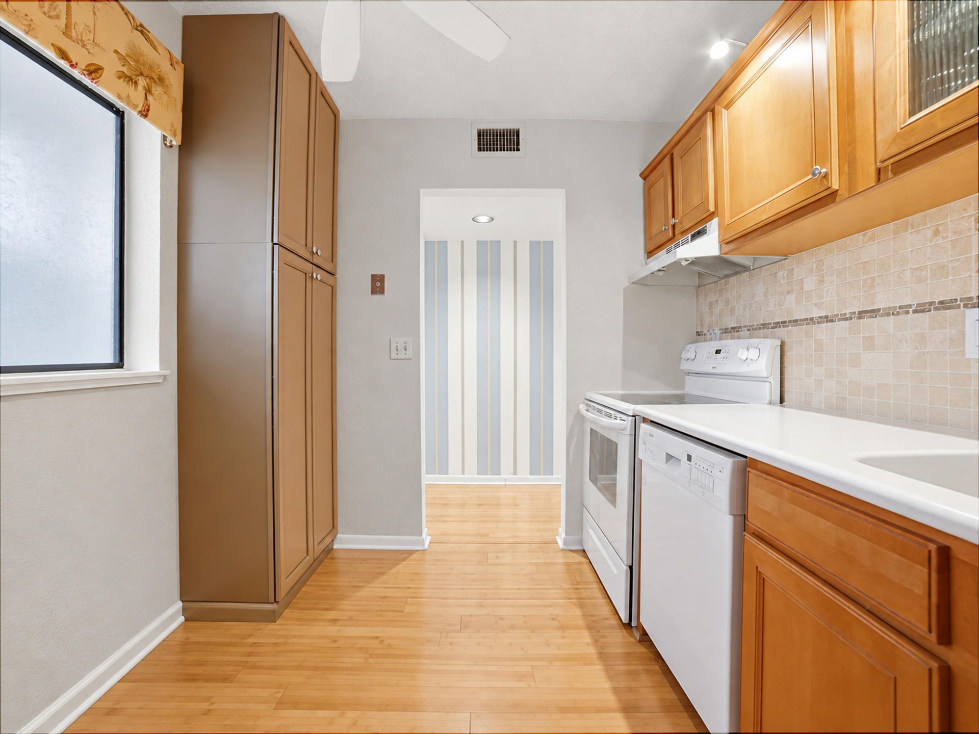 5340 Las Verdes Circle, Unit 202, Delray Beach, FL 33484 Photo