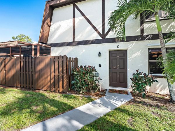148 WEYBRIDGE Circle, Unit C, Royal Palm Beach, FL 33411