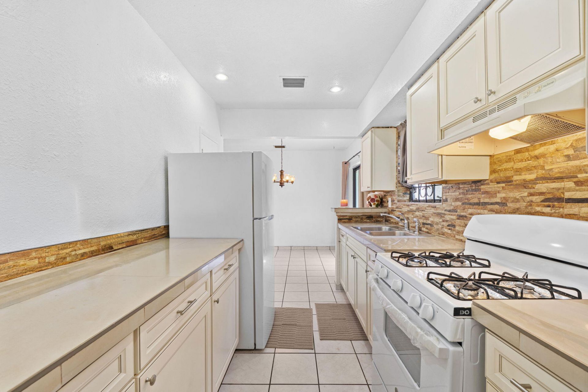 3850 NW 169th Terrace, Miami Gardens, FL 33056 Photo