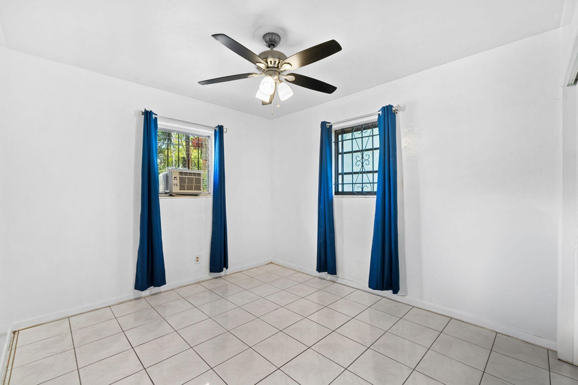 3850 NW 169th Terrace, Miami Gardens, FL 33056 Photo
