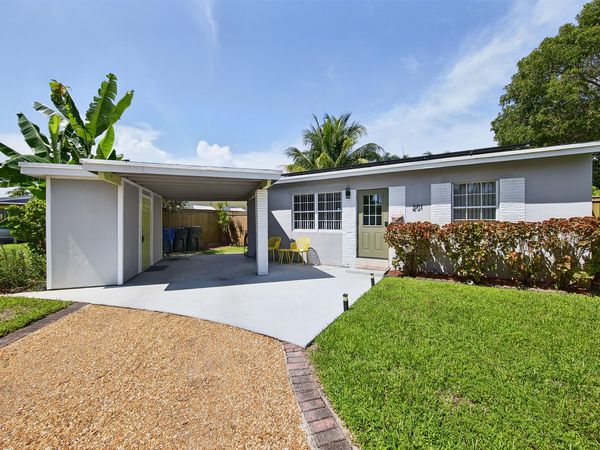 201 NE 16th Court, Fort Lauderdale, FL 33305
