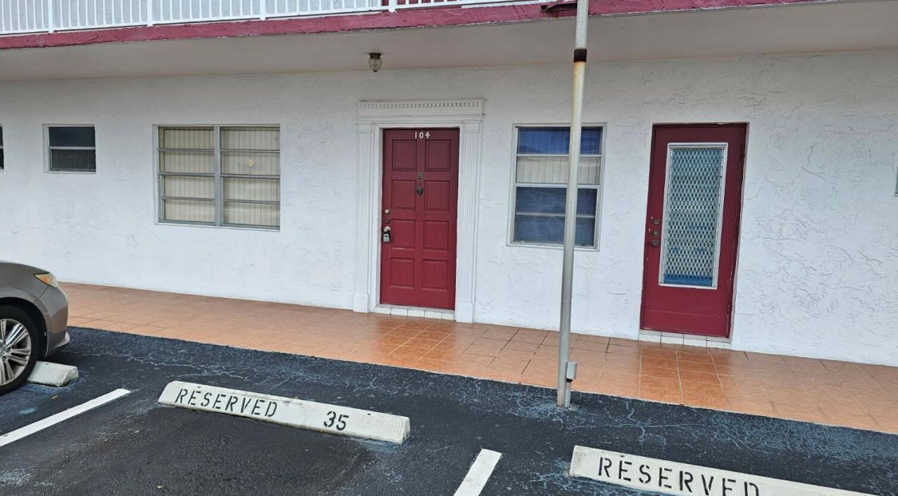 4270 NW 40th Street, Unit 104, Lauderdale Lakes, FL 33319 Photo