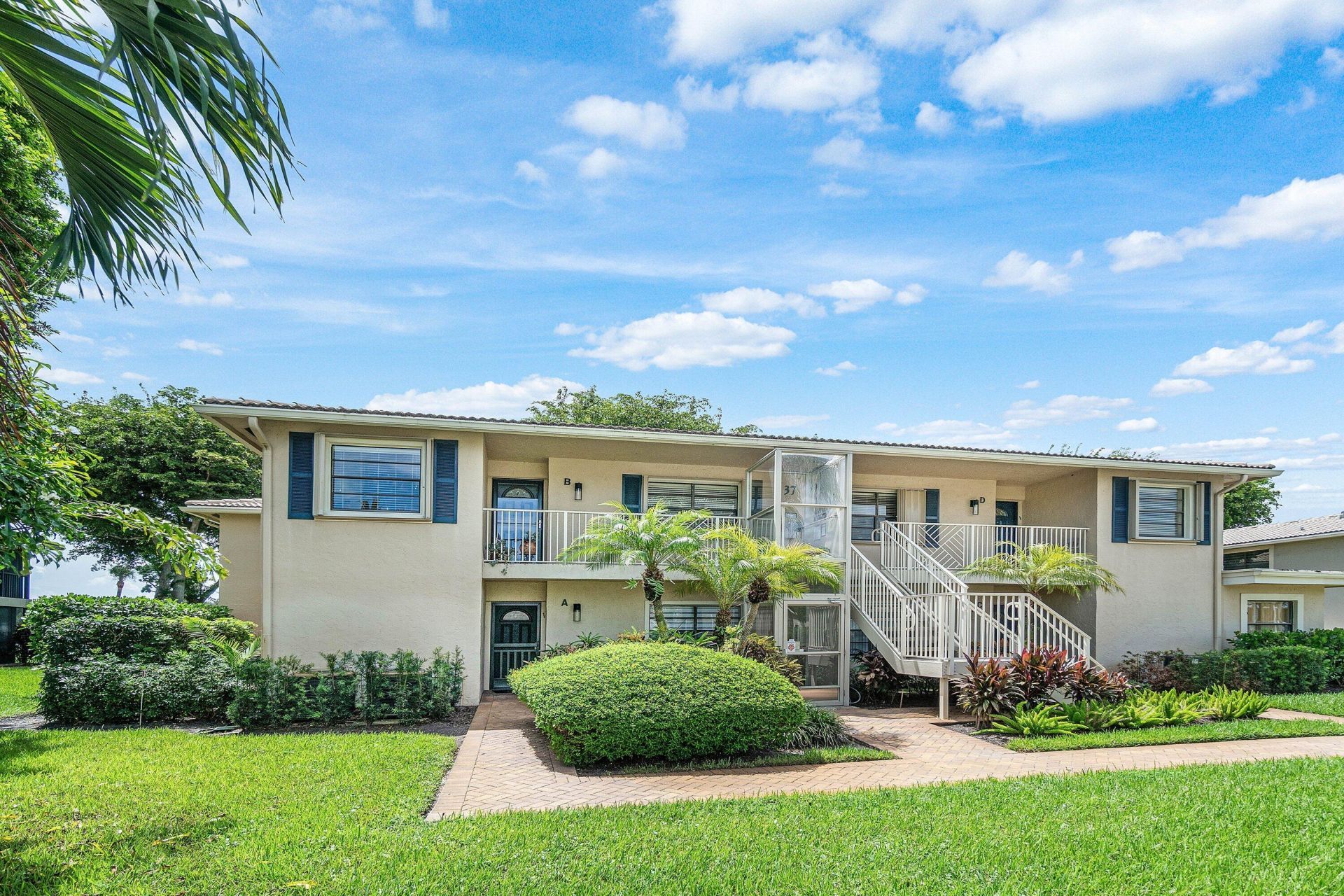 37 Stratford Lane W, Unit D, Boynton Beach, FL 33436 Photo