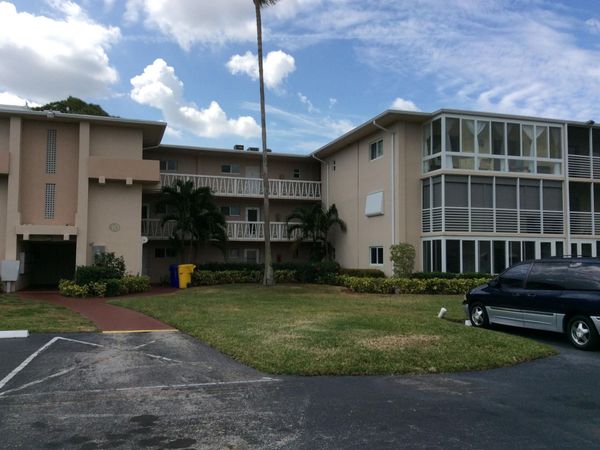 2562 GARDEN Drive N, Unit 204, Lake Worth, FL 33461