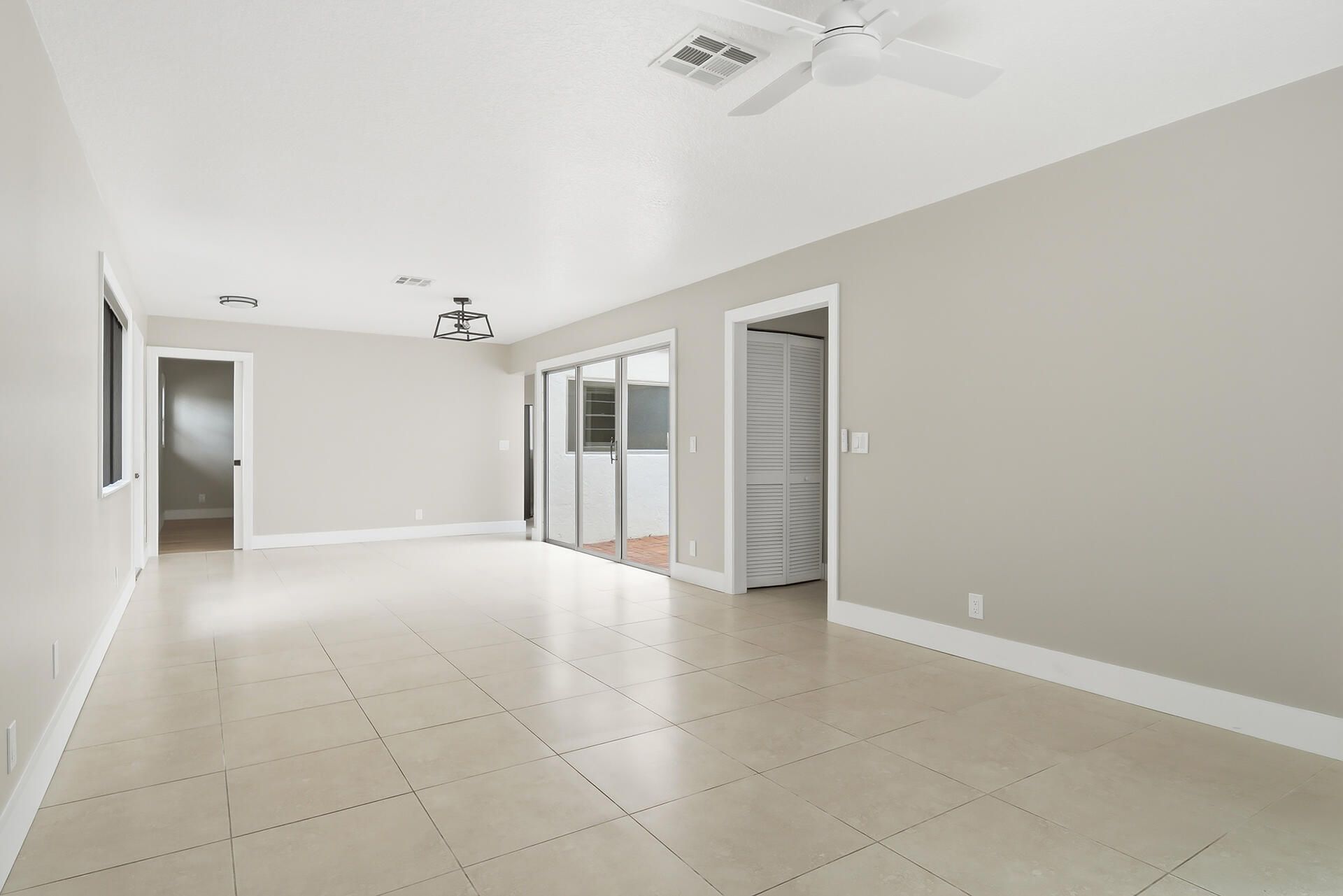 581 NW 47th Avenue, Delray Beach, FL 33445 Photo