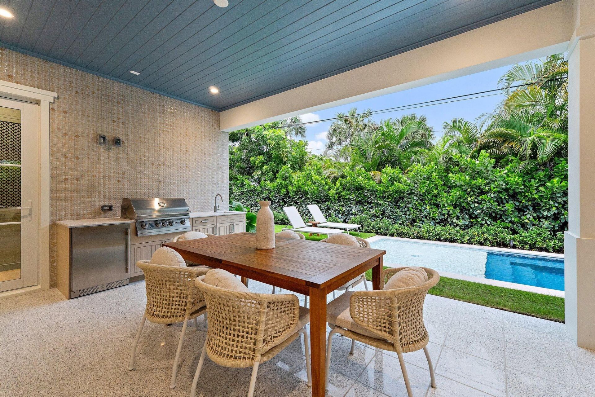 235 Forest Hill Boulevard, West Palm Beach, FL 33405 Photo