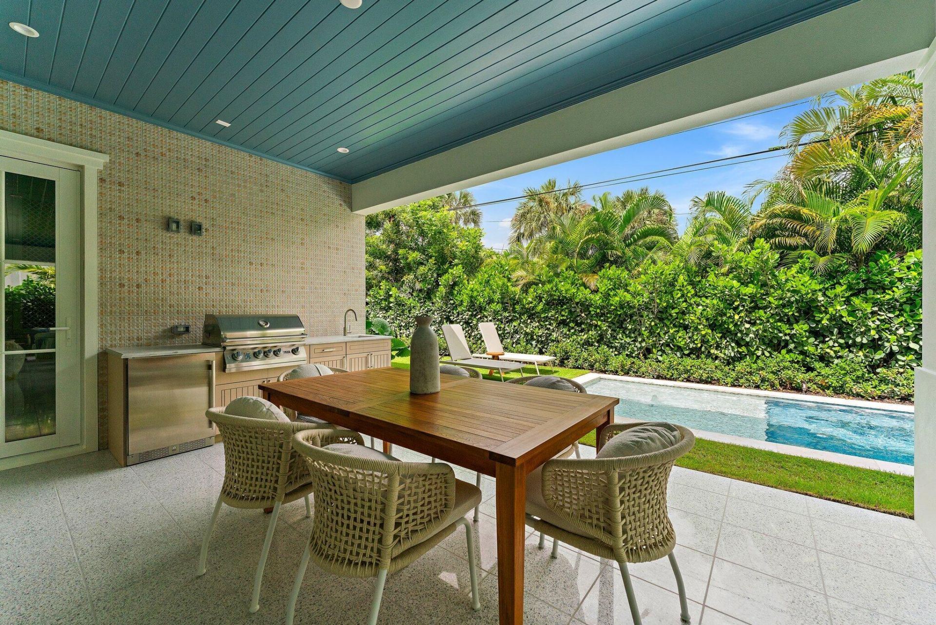 235 Forest Hill Boulevard, West Palm Beach, FL 33405 Photo